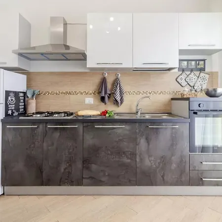 Apartman Cozy Flat Steps From Beaches