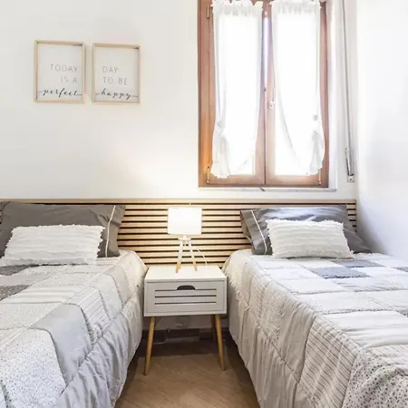Cozy Flat Steps From Beaches *