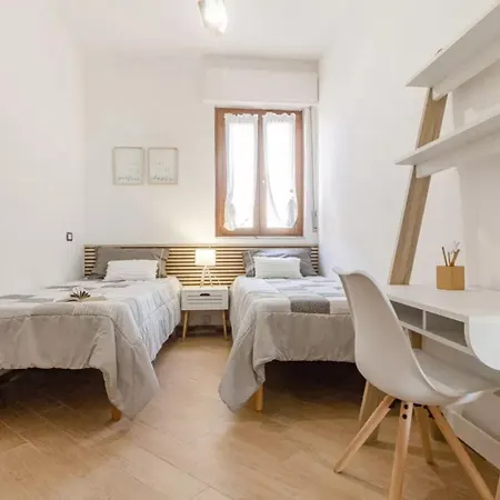 Cozy Flat Steps From Beaches