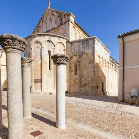 Cozy Flat Steps From Beaches Porto Torres