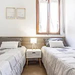 Cozy Flat Steps From Beaches *